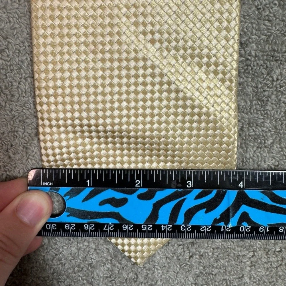 Donald J Trump Signature Collection Gold Silk Basketweave Men's Necktie 59x3.75